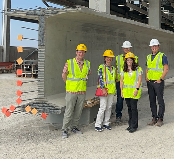 Знак кампуса с логотипом Гонзаги и текстом «Откройте свою цель»